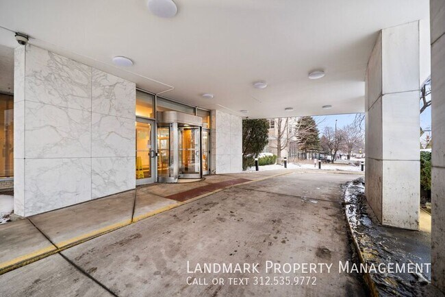 Building Photo - 3950 N Lake Shore Dr