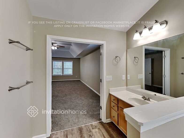 Building Photo - 1320 Loowit Falls Way
