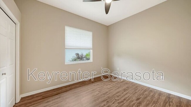 Building Photo - 6219 Aventura Dr