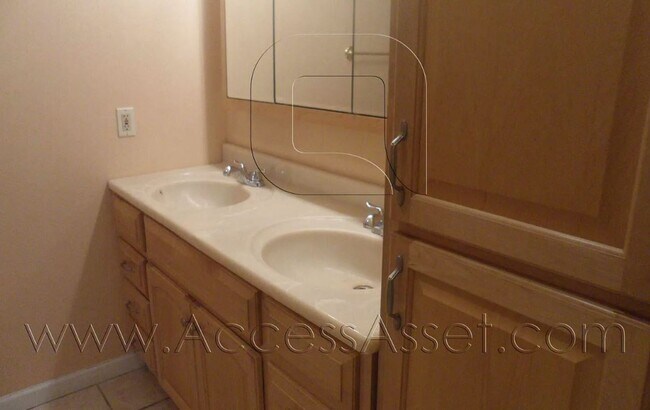 Building Photo - Great Single Story 3 Bed/2 Bath Home In Cathedral City!