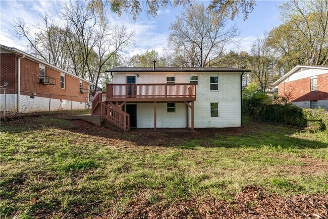 Building Photo - 1357 Plaza Ave SW