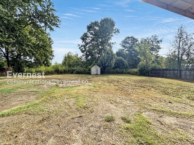 Building Photo - 7562 Sledge Rd