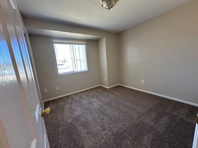 Building Photo - 6629 La Habra Ave