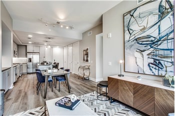 Building Photo - 9758 Katy Fwy