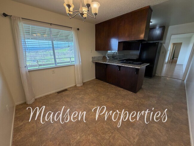 Building Photo - 784 Flag Creek Rd