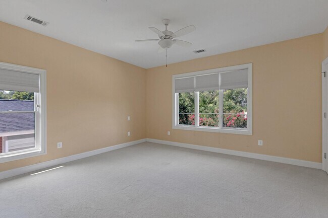 Building Photo - 7607 Newmarket Dr