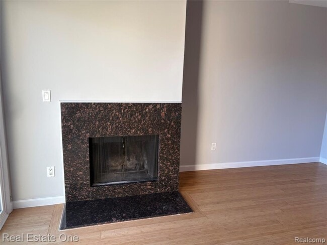 Building Photo - 2830 Davison Ave