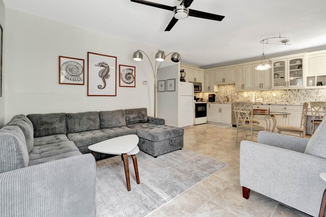 Building Photo - 353 S US Hwy 1