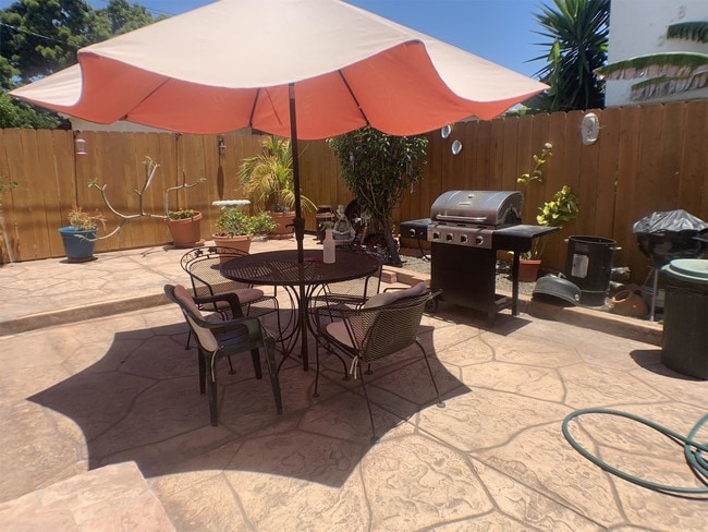 Building Photo - 2728 Collier Ave