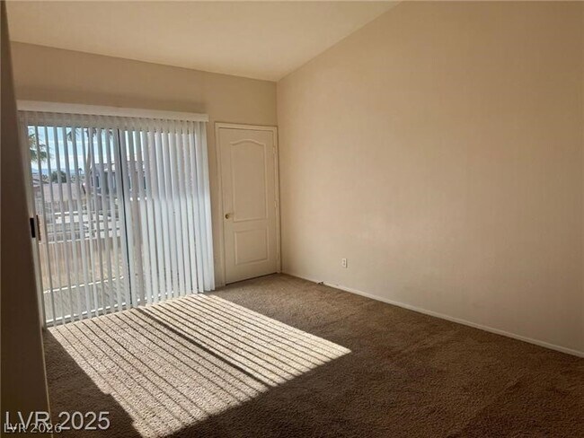 Building Photo - 9901 Trailwood Dr