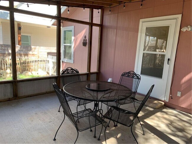 Building Photo - 3415 Elija St