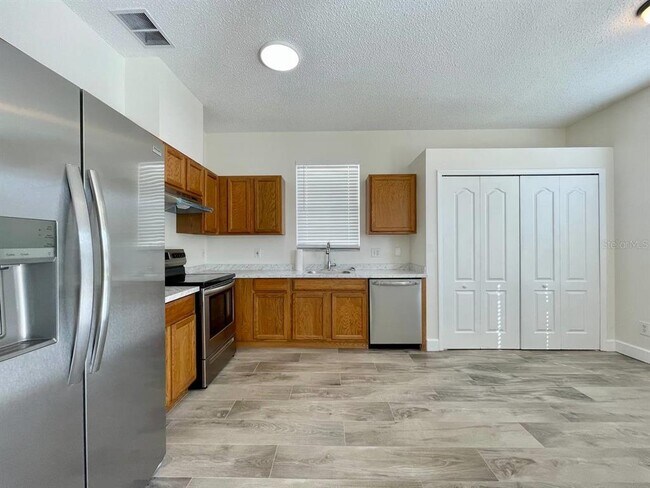Building Photo - 18417 Meadow Blossom Ln