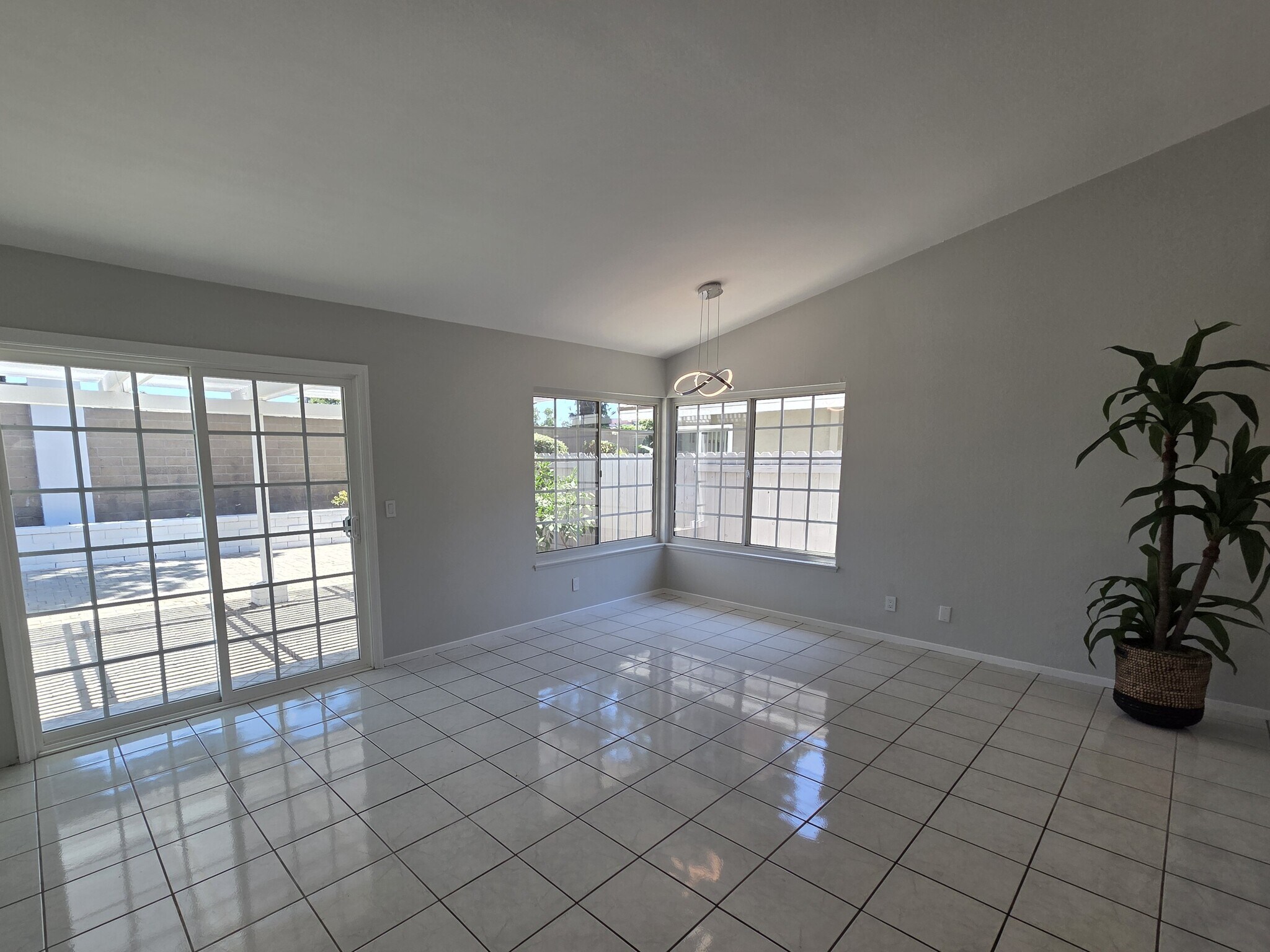 Building Photo - 14232 Matisse Ave