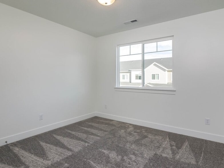 Building Photo - 2299 N 3720 W