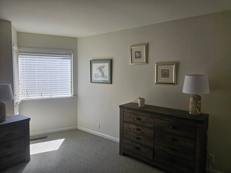 Building Photo - 962 Ferdinand Ave