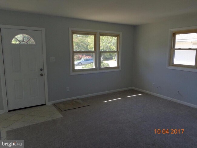 Building Photo - 3005 Normandy Ave