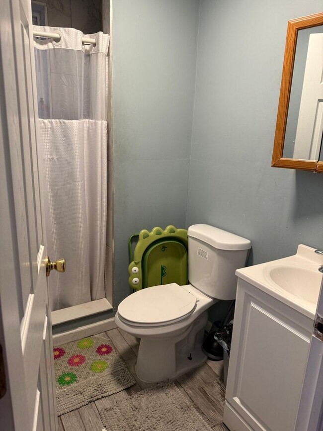 Building Photo - Beautiful 4 Bedroom House in Asbury Park!