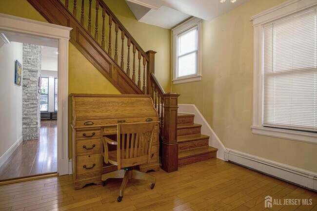 Building Photo - 9 Academy St