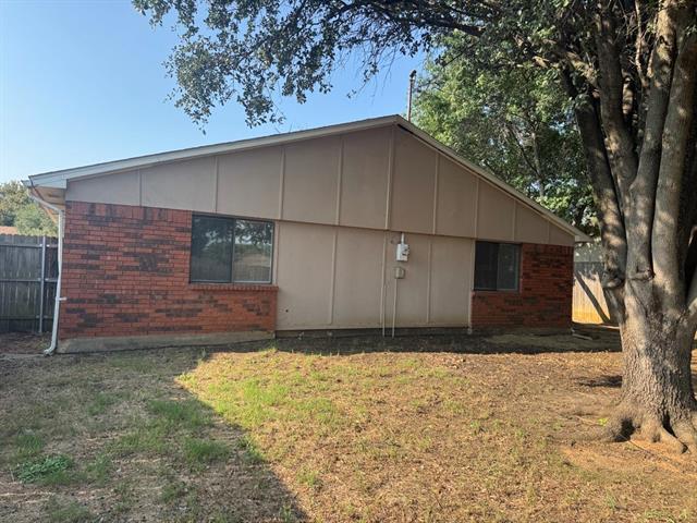 Building Photo - 6905 Blackberry Dr