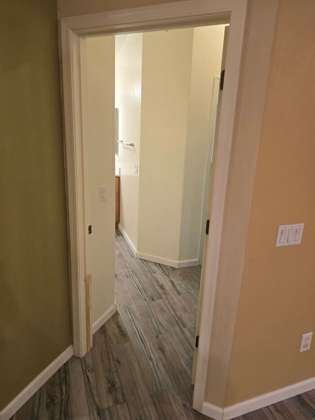 Building Photo - Beautiful 3 bedroom, 2 bath Home available