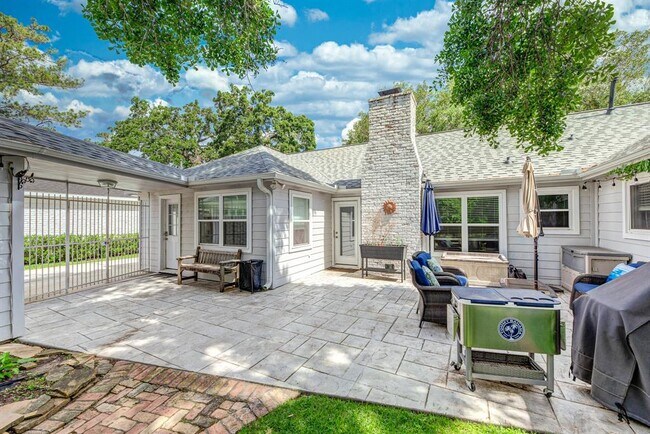 Building Photo - 14531 Bramblewood Dr