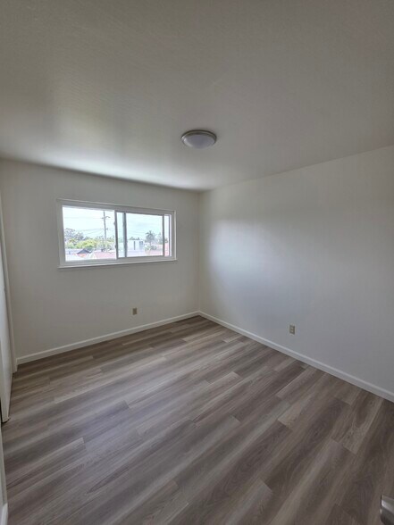 Building Photo - 6167 Mauritania Ave