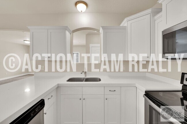 Building Photo - Condo in Saratoga Springs Available July 20th