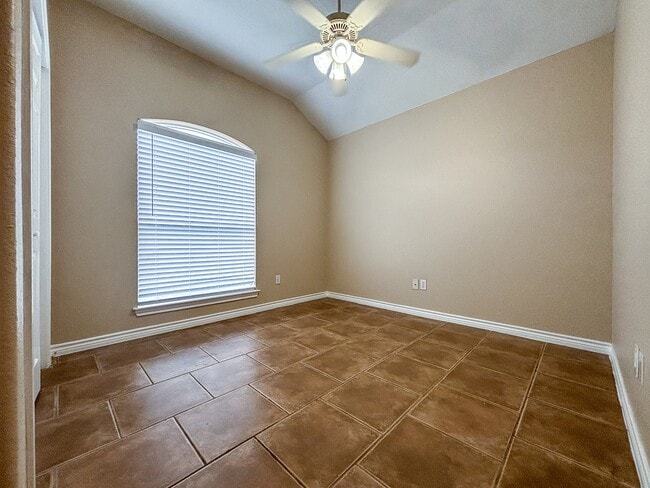 Building Photo - 3028 Douglas Fir Dr