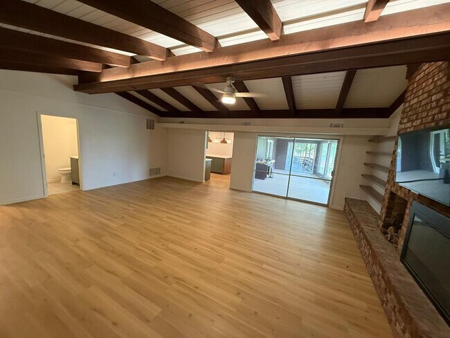 Building Photo - 209 W Mimosa Cir