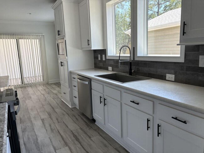 Building Photo - 752 Arbor Estates Way