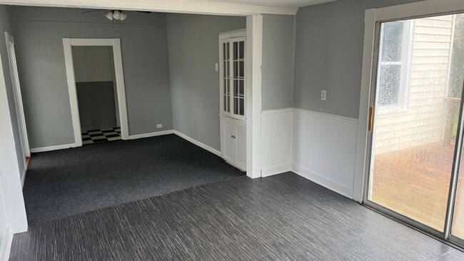 Building Photo - Farmhouse in Hanover County