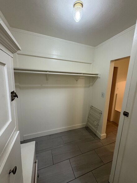 Building Photo - 674 Echo Park Ave