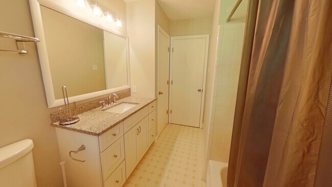 Building Photo - 3314 Jura Dr