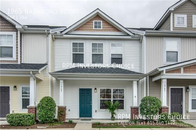 Primary Photo - Cute 2 bd/ 2.5 ba townhome on golf course ...