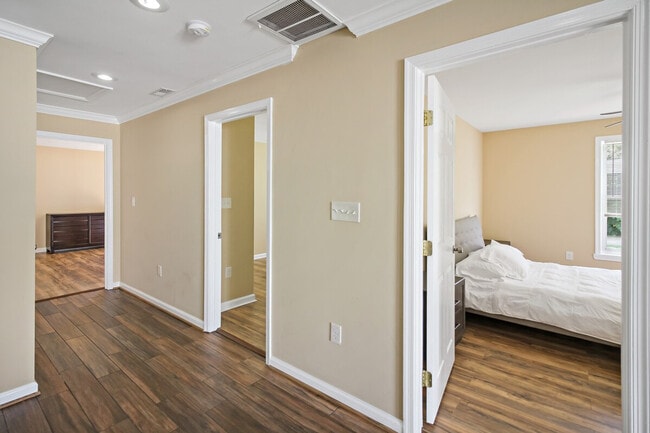 Building Photo - 7103 Highland St