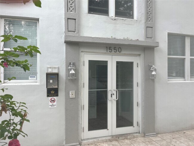 Building Photo - 1550 Drexel Ave
