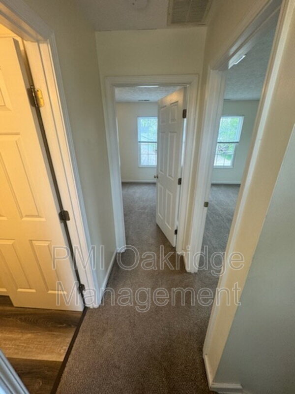 Building Photo - 130 Heather Rd