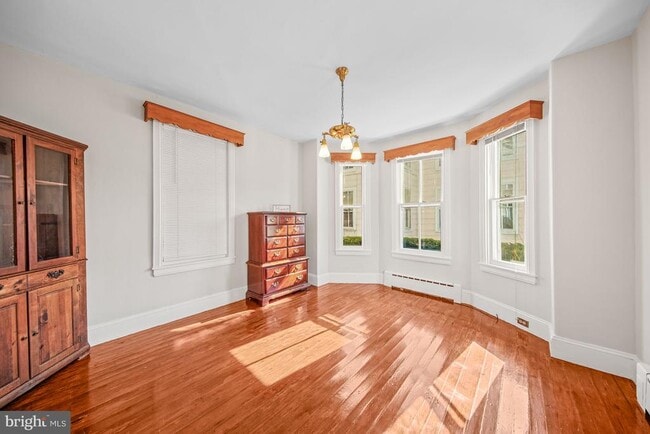 Building Photo - 817 Locust St