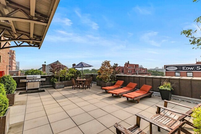 Building Photo - 234 10th St