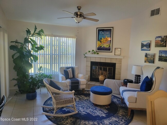 Building Photo - 1367 California Dr