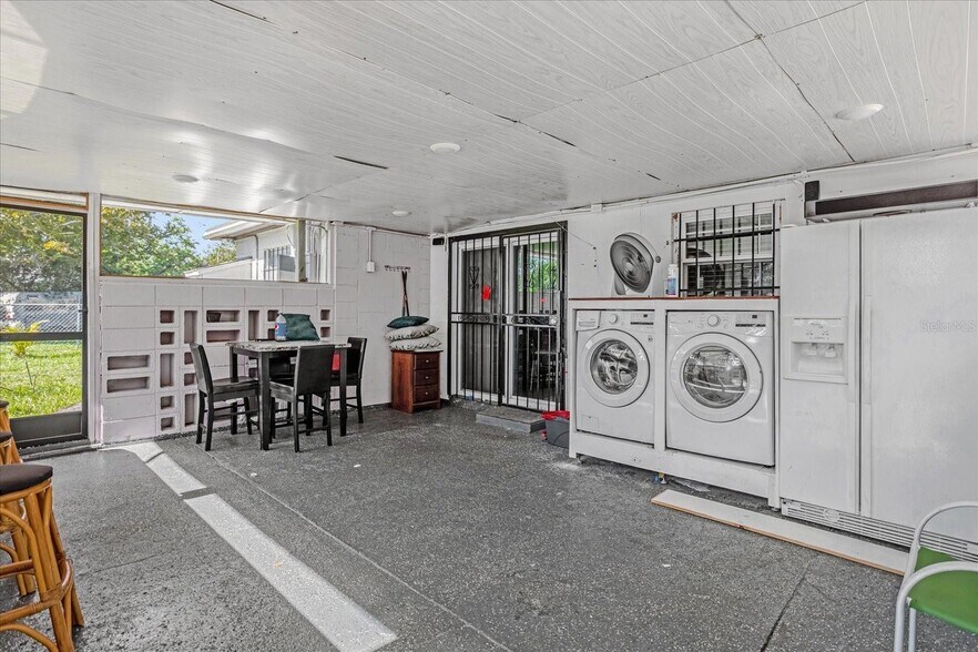 Building Photo - 7303 Perugia Ave