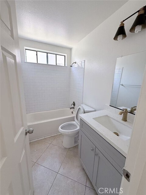 Building Photo - 1360 N Hacienda Dr