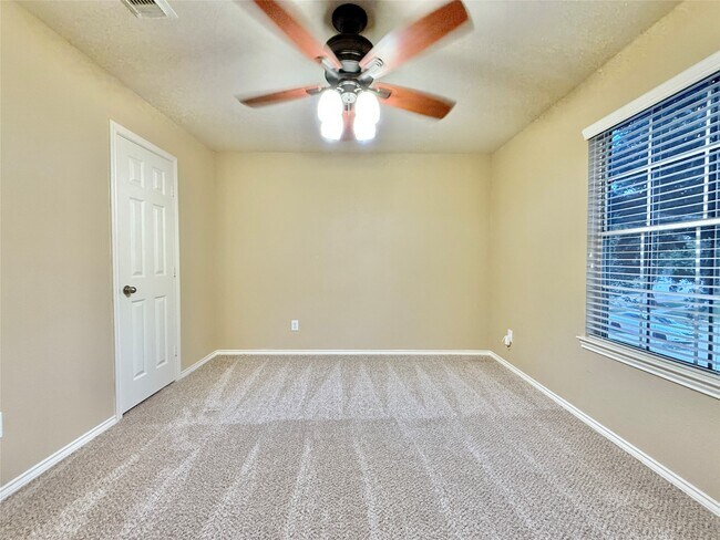 Building Photo - 1810 Katlyn Ln