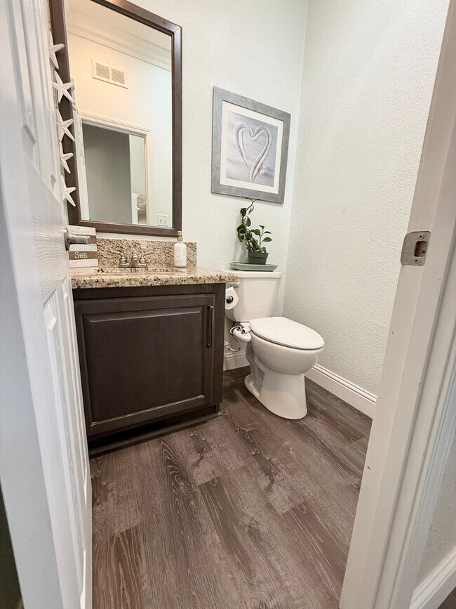 Building Photo - BEAUTIFUL 4 BEDROOM 2 BATH HOME IN ARROYO ...