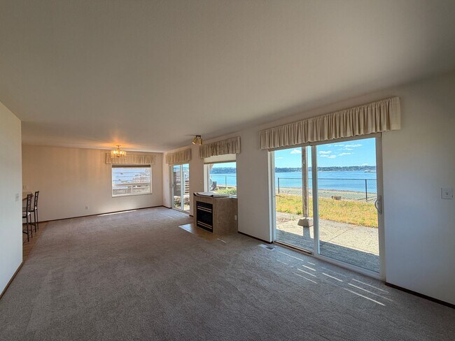 Building Photo - 307 Shore Dr