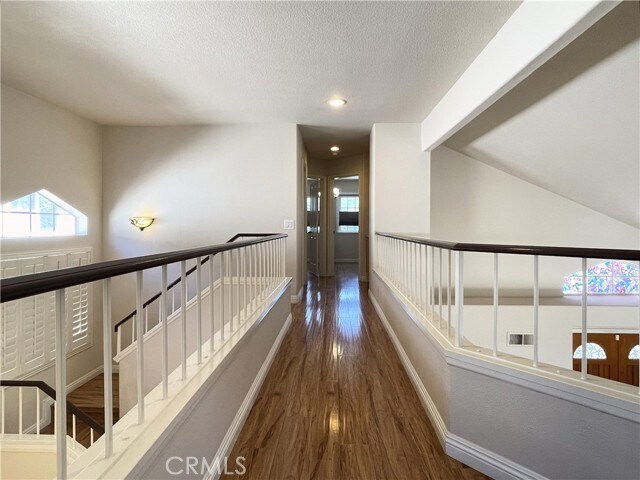Building Photo - 2126 Sun Ridge Dr