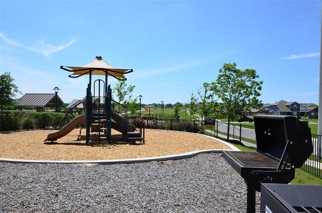 Building Photo - 10305 Fulton Ave