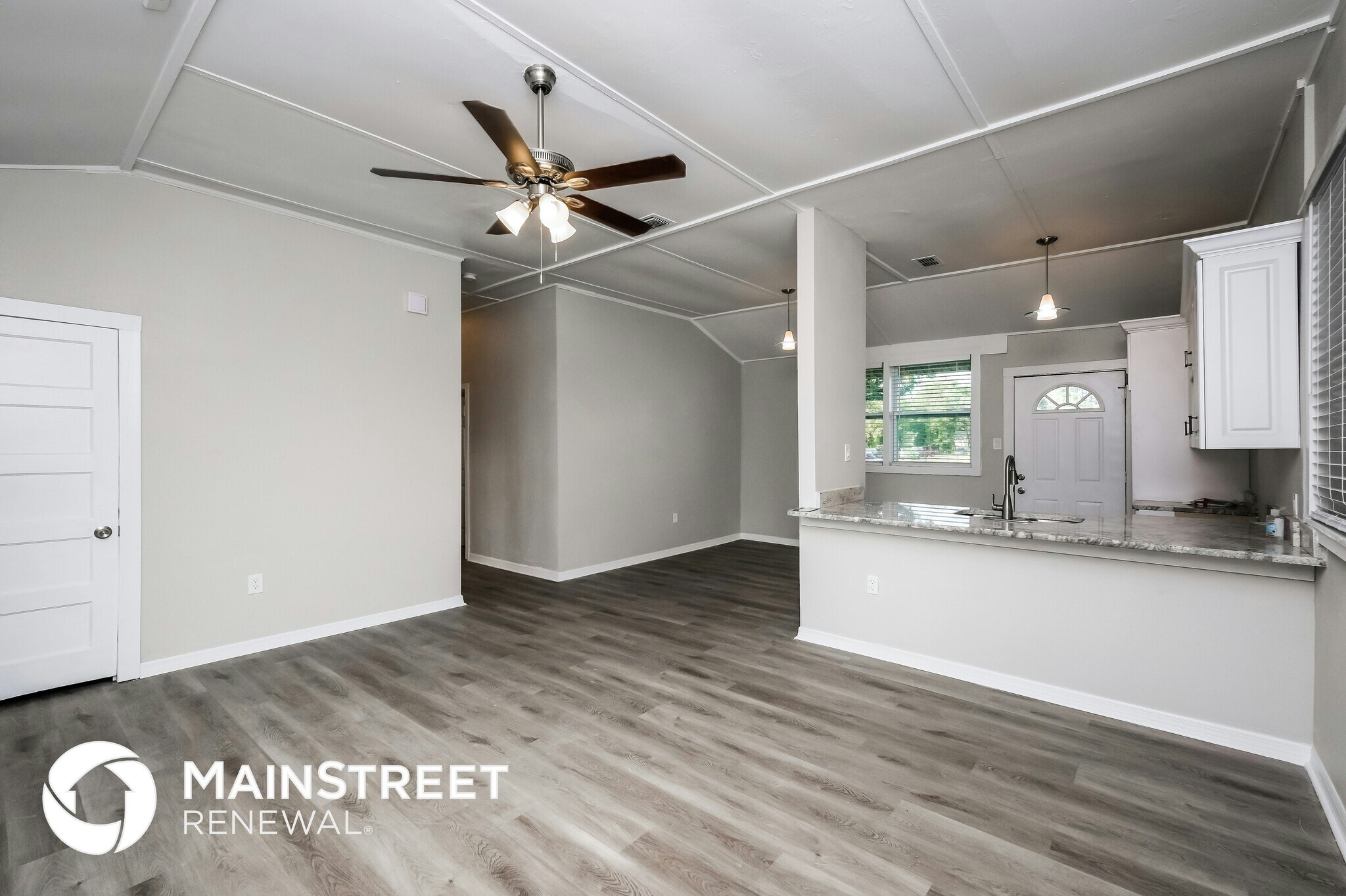 Building Photo - 4007 E Osborne Ave