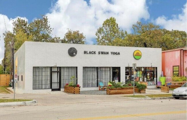 Building Photo - 5337 Kansas St
