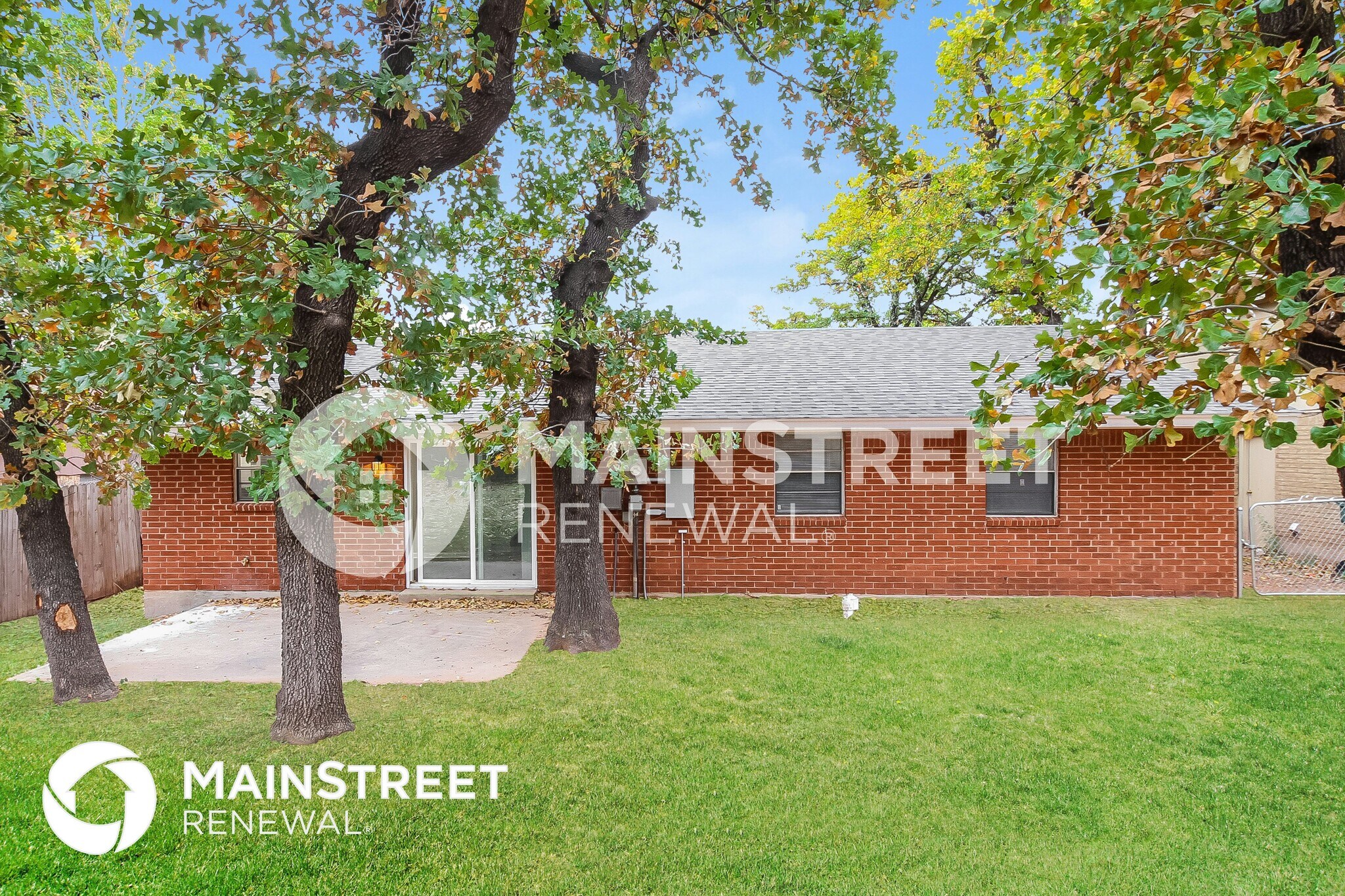 Building Photo - 5009 S Briarwood Dr